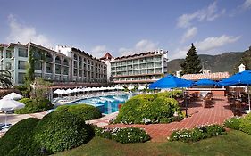 Marti La Perla (Adults Only)